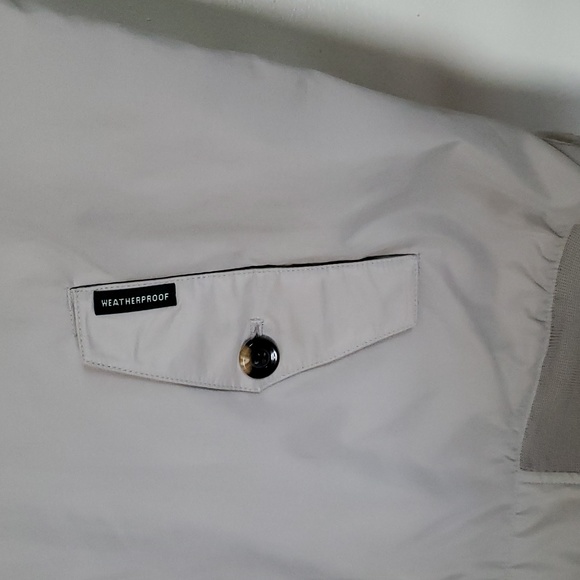 Weatherproof Microfiber Lightweight Jacket - Picture 4 of 11